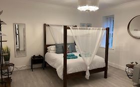 Large Three Bed Two Bathroom Flat In Central Torquay